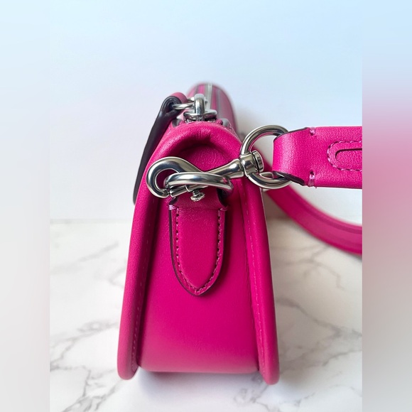 ❌SOLD❌ New Coach Swinger 20 Leather Shoulder Bag DragonFruit Hotpink - Picture 3 of 7
